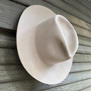 Lindsay Dunn wide-brimmed hat